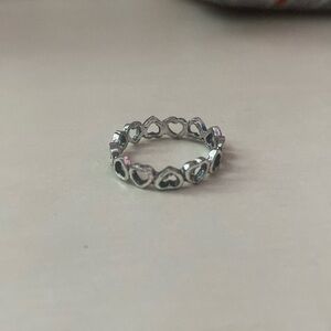 silver heart pattern ring